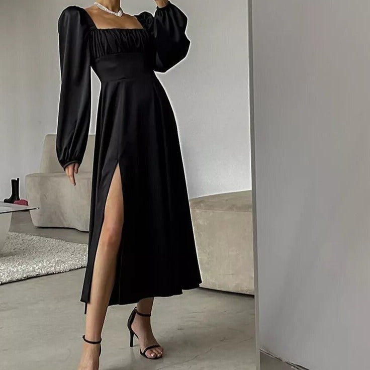 Robe en satin midi decollete carré noire