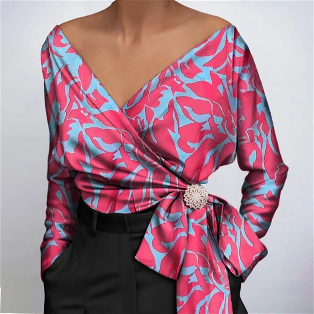 chemisier en satin portefeuille motifs roses