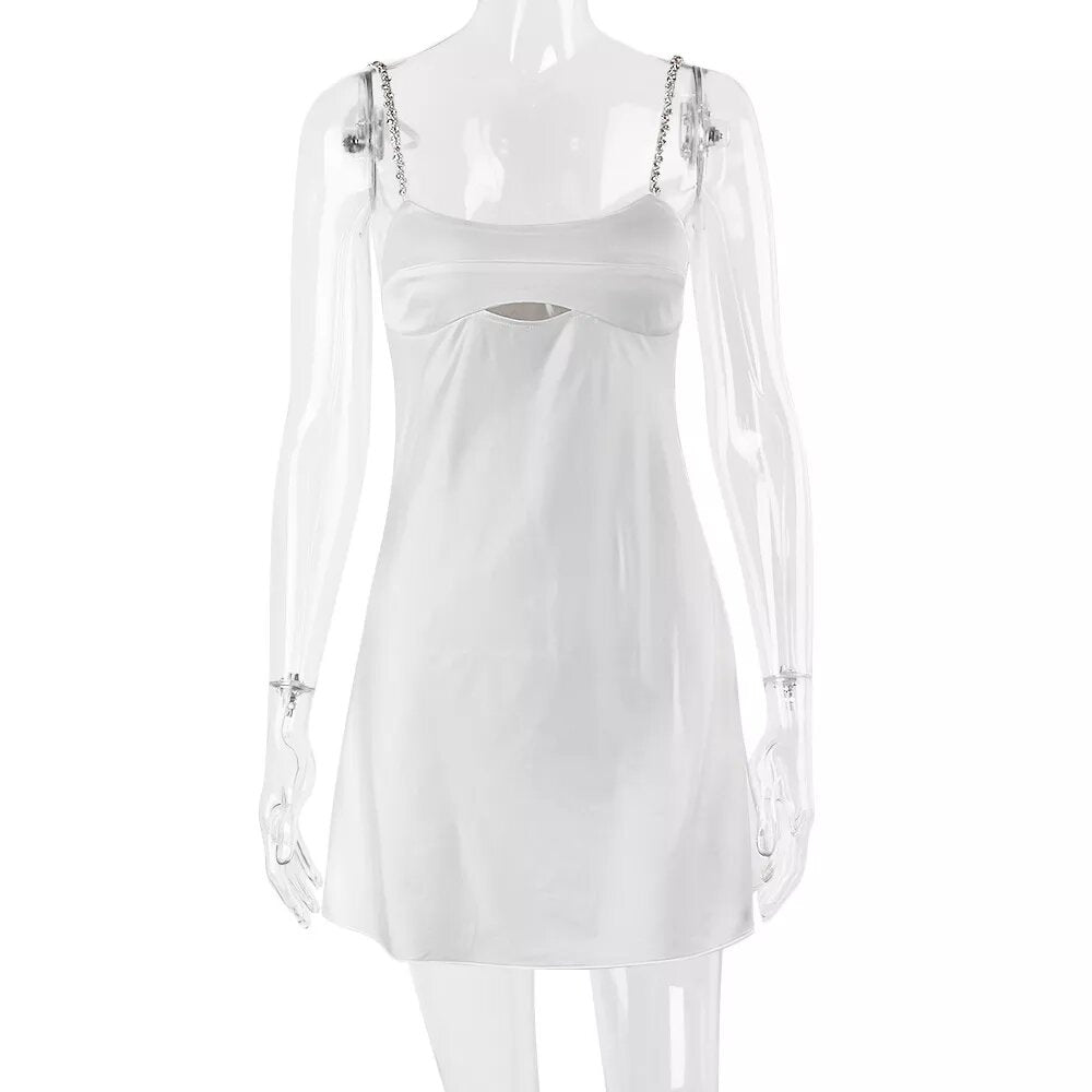 robe blanche satin bretelle strass
