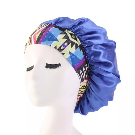 Bonnet satin bandes géometriques bleu