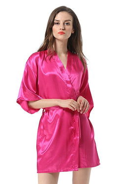 Kimono en satin fuchsia pour femme