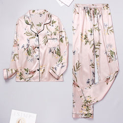 Pyjama en satin floral rose et feuilles vertes