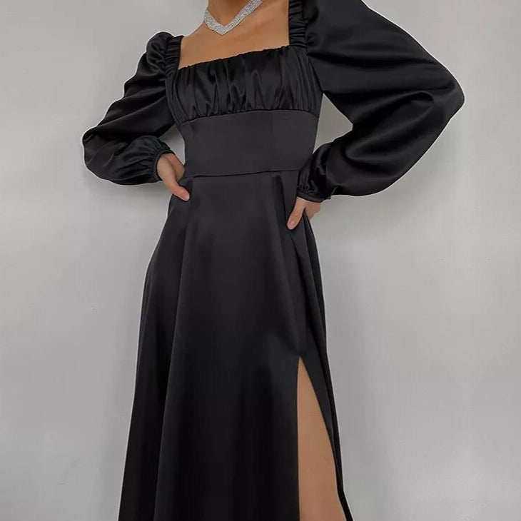     Robe noire en satin midi decolleté carré