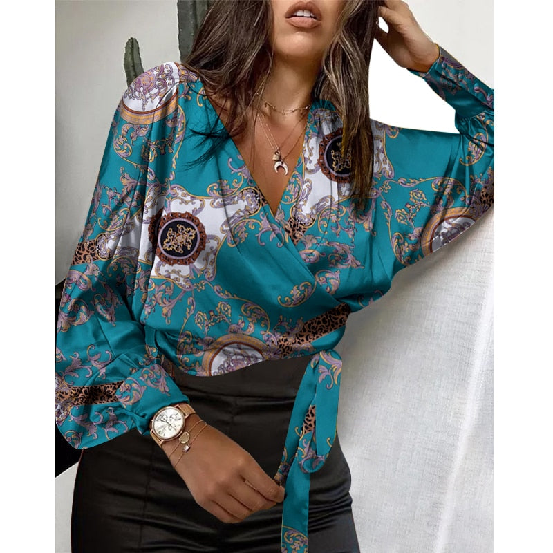 blouse femme croisée satin motif chaîne avec noeud bleu