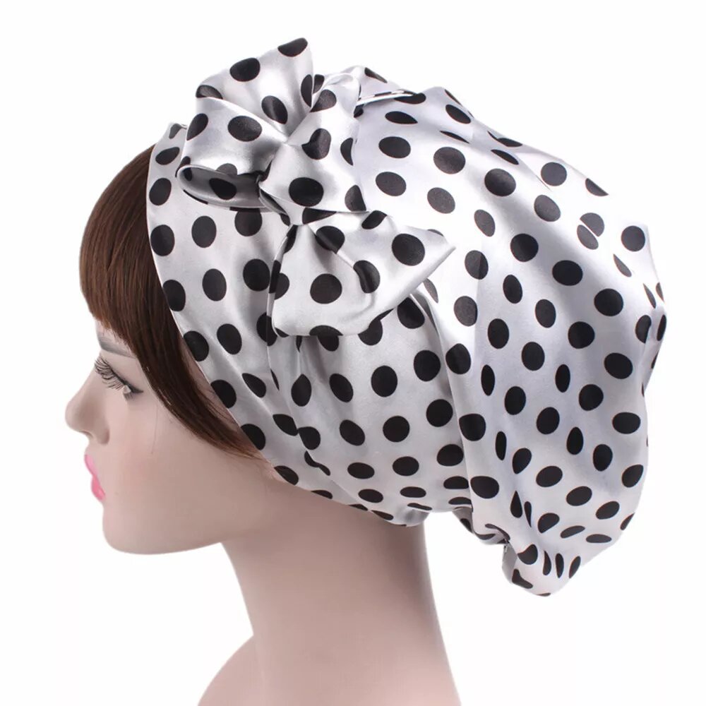 bonnet en satin fantaisie noué pois