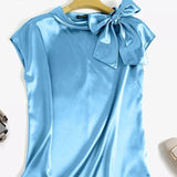  chemisier en satin manche bleu ciel courte noue