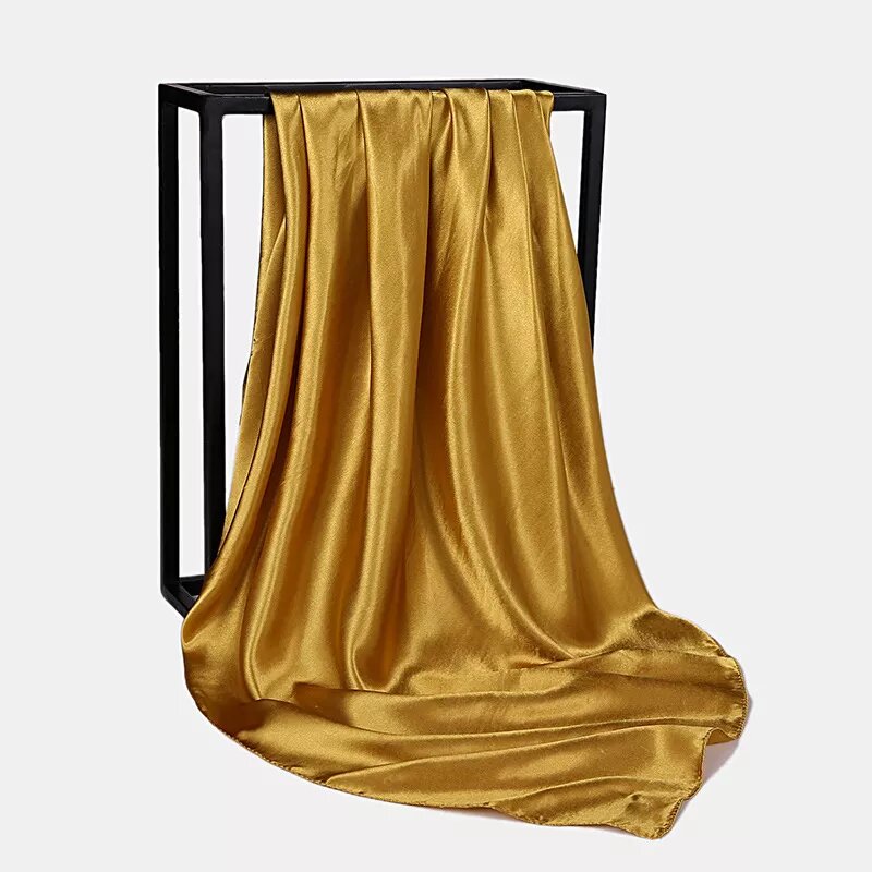 foulard en satin or