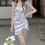 robe en satin balanche et froncee