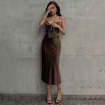   robe maxi en satin ajourée marron