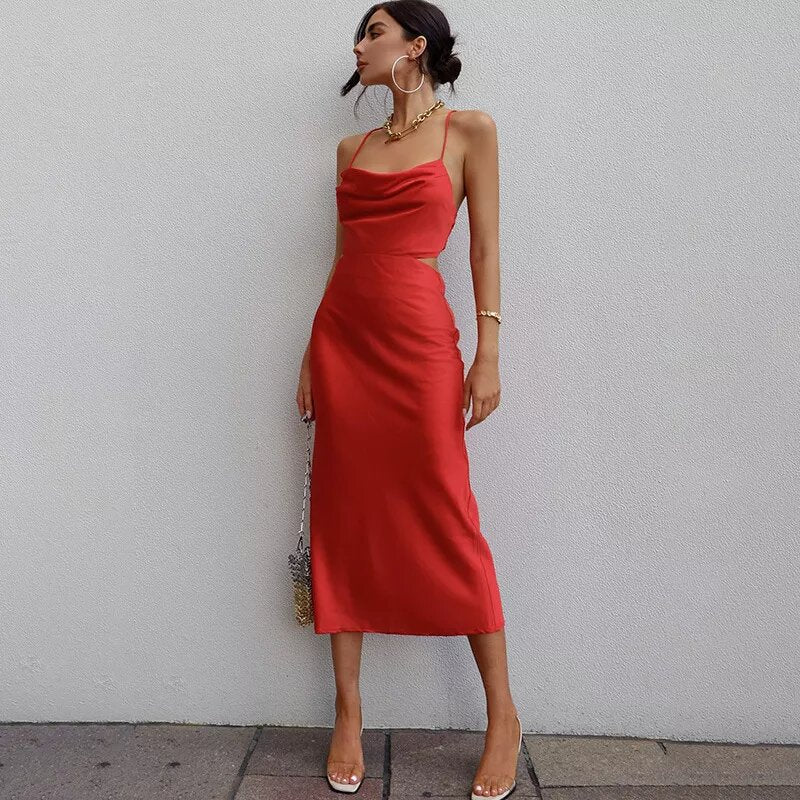 robe maxi en satin rouge ajourée