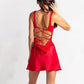    robe rouge satin décolleté froissé