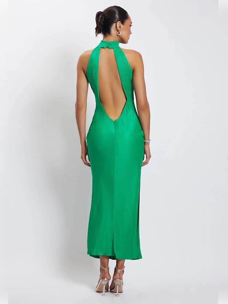 robe satin verte dos nue et drapée